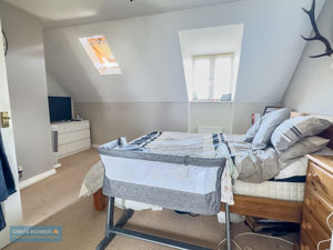 Master bedroom- click for photo gallery